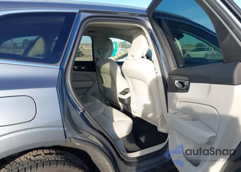 2021 Volvo Xc60 T5 Inscription z USA, uszkodzony, nr VIN YV4102DL3M1710155